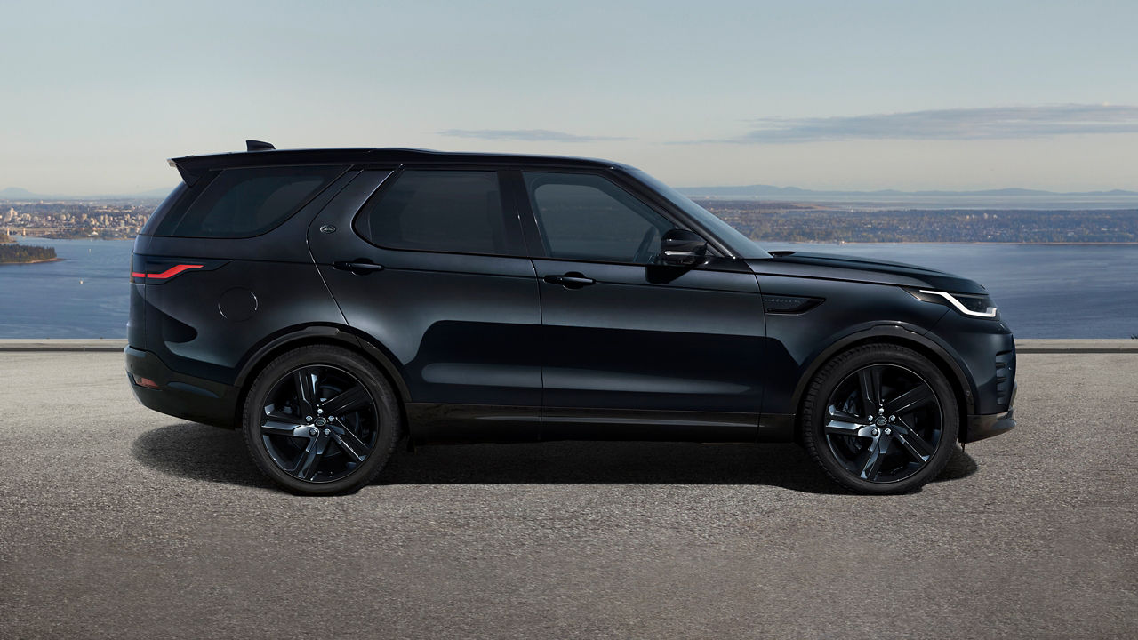 Side view of Discovery in Santorini Black color