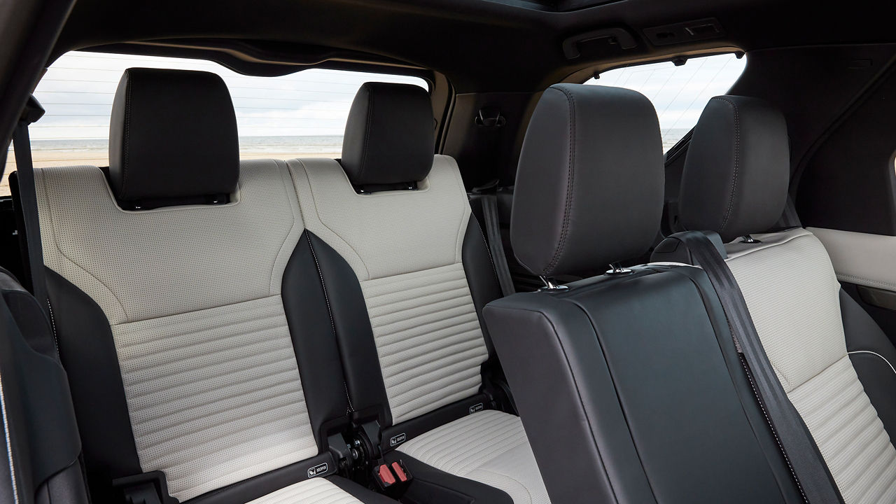 Backseat cloth interior in 2025 Land Rover Discover Sport