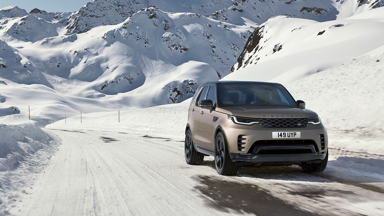 Discovery parked on snow envirnoment