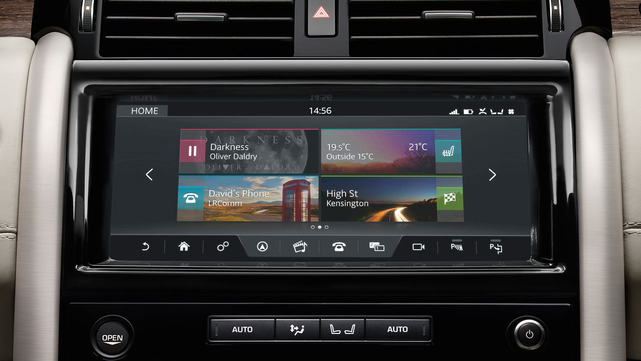 Close View of Land Rover Discovery Infotainment Screen