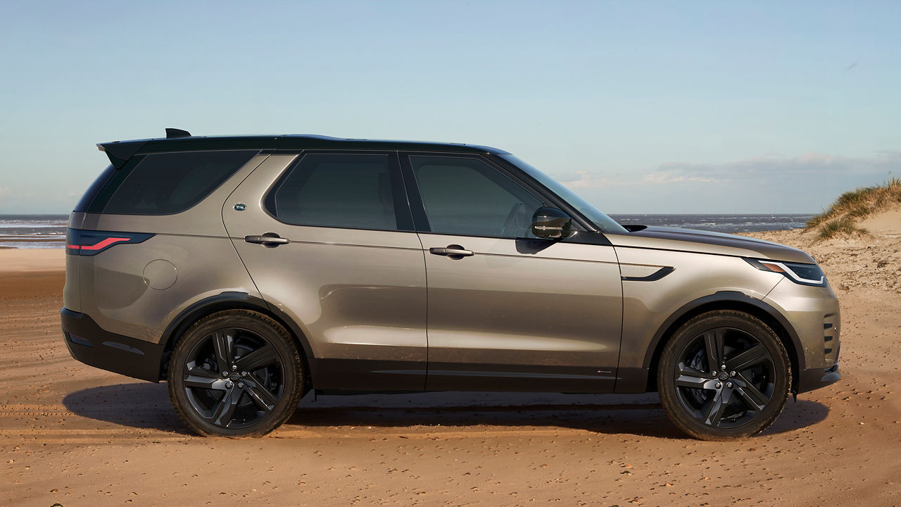 Parked Discovery Near The Beach Side