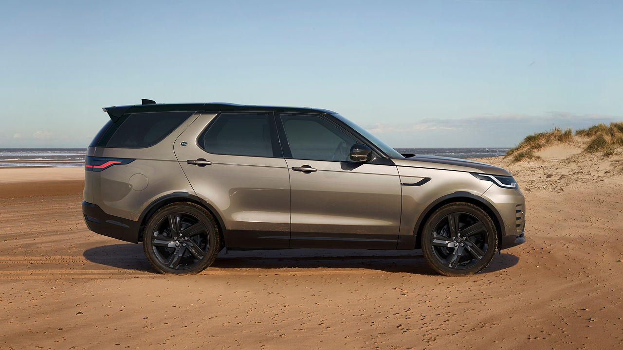 Parked Discovery Near The Beach Side