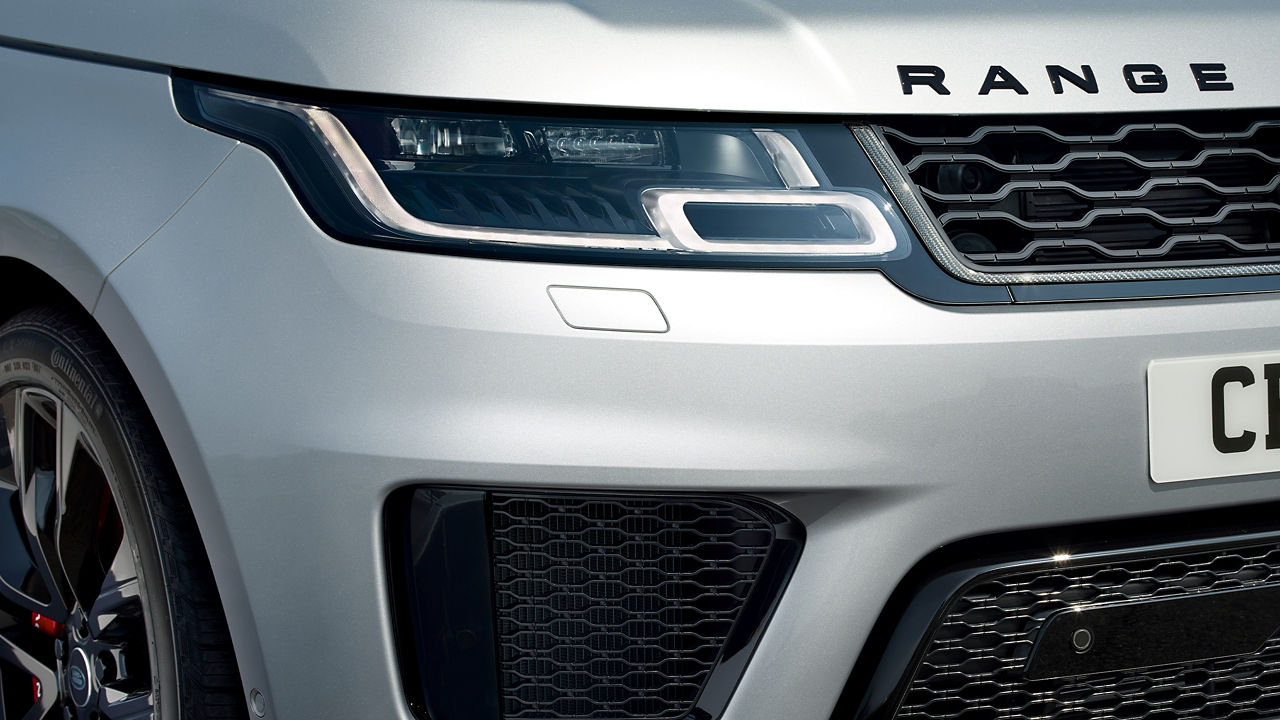 Close-Up View of Range Rover Sport Wheel