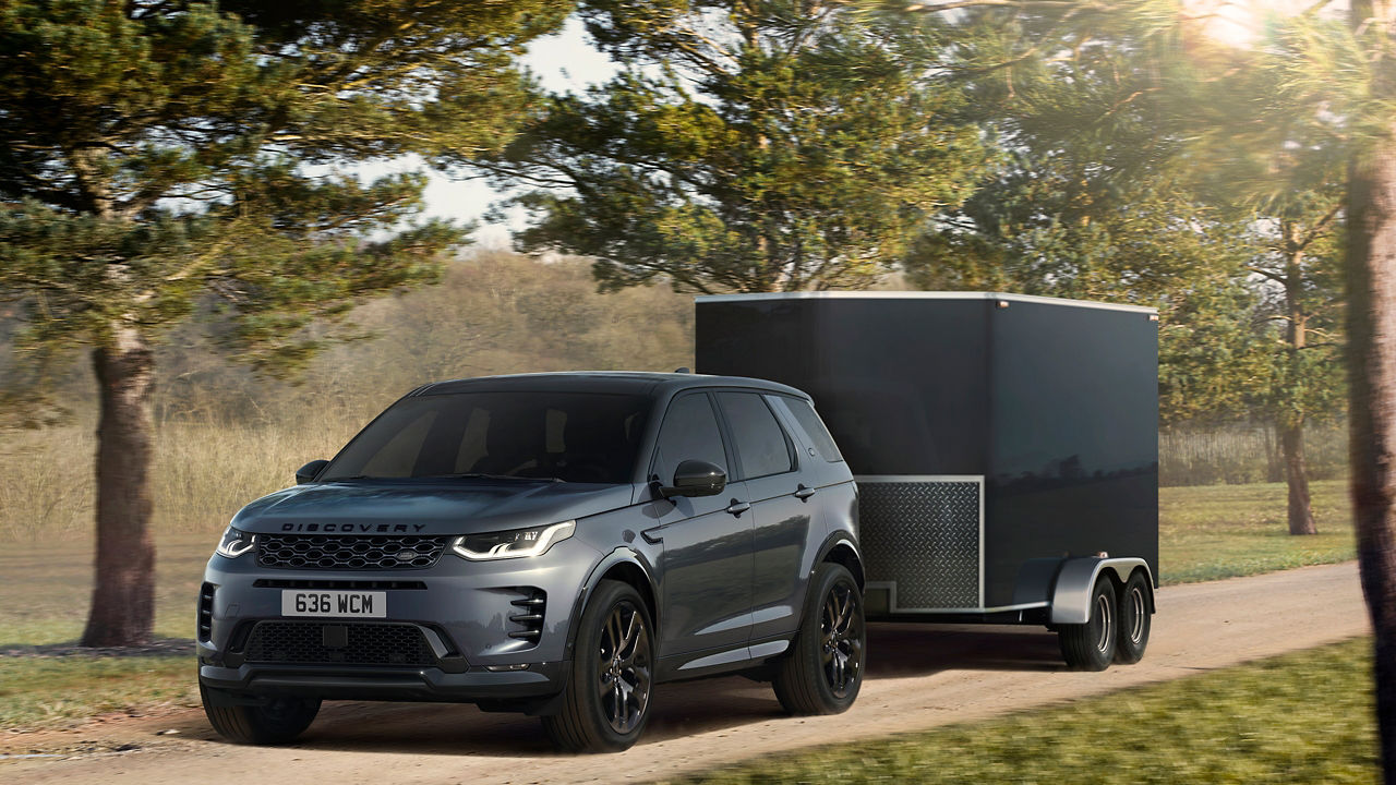 Discovery Sport towing a caravan