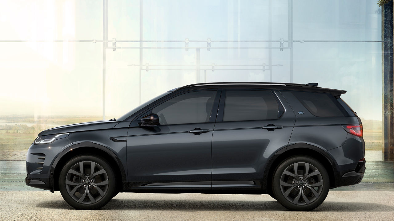 Discovery Sport outside of glass house