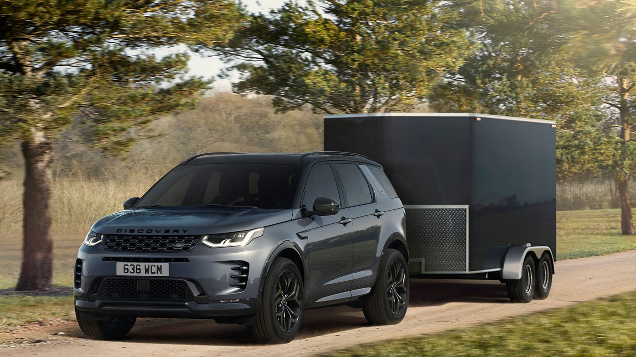 Discovery Sport towing a caravan