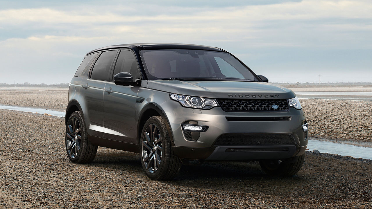 Parked Discovery on off-road at Beach Side