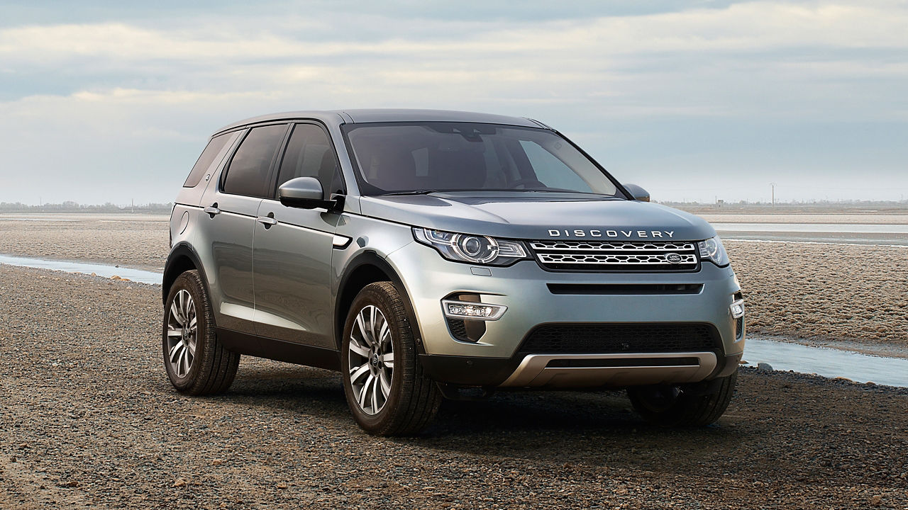 Parked Discovery on off-road at Beach Side