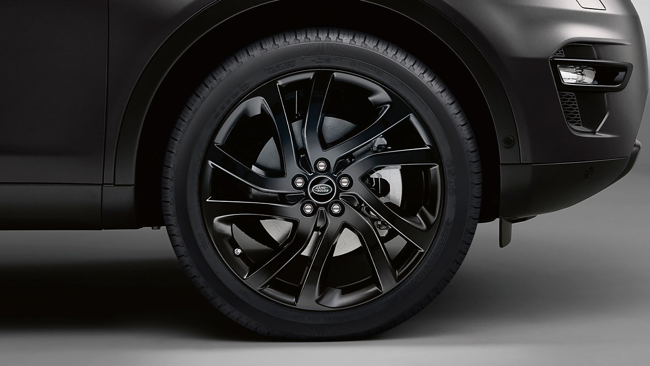 Land Rover Discovery Sport Alloy Wheel Details 