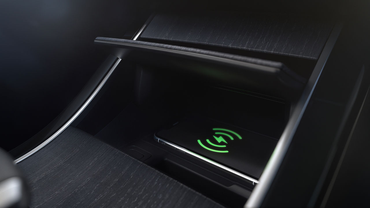 Range Rover Evoque device charging point