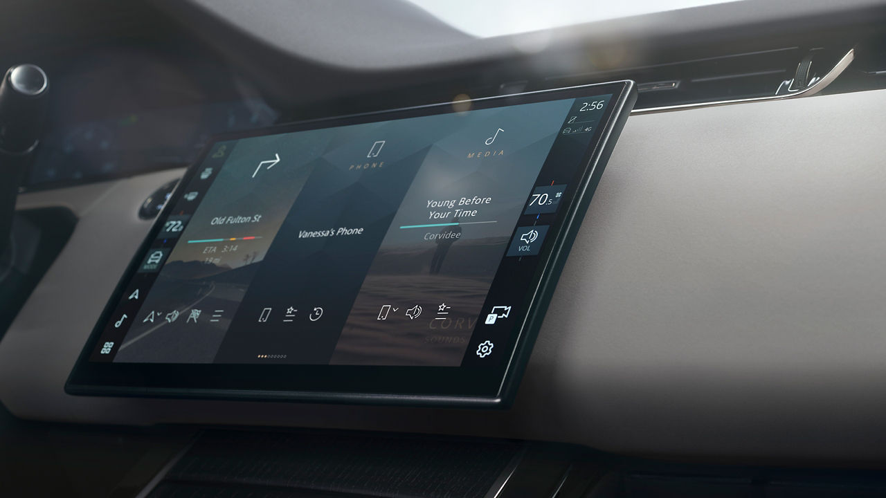 Range Rover infotainment system.