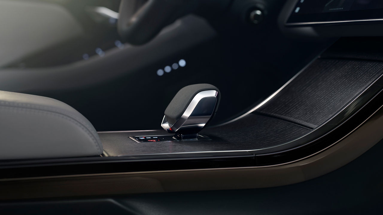 Range Rover Evoque interior shifter
