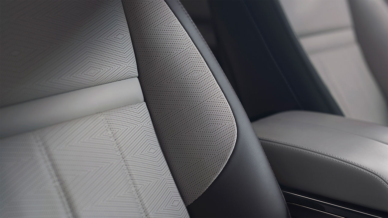 Grained and Windsor leather seat