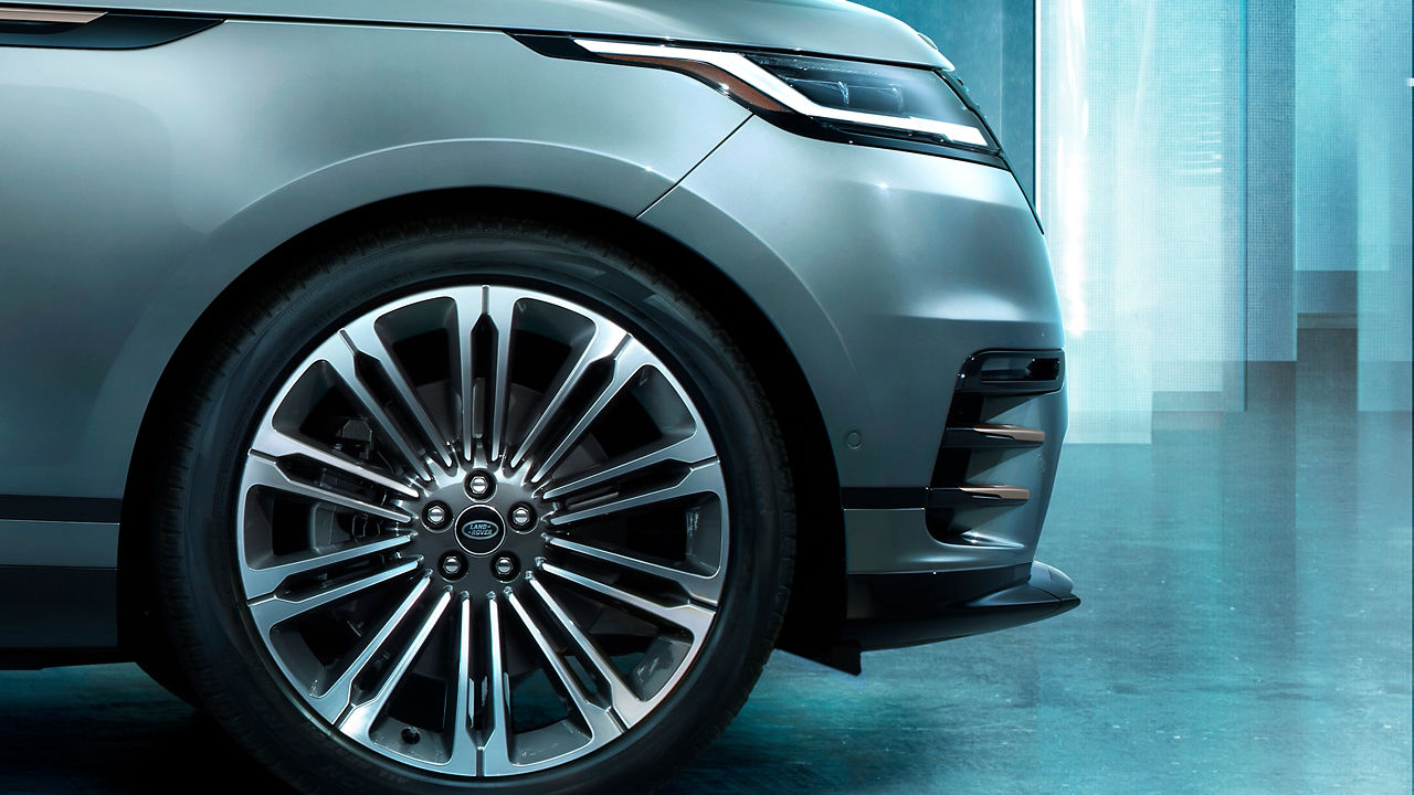 Range Rover Wheel zoom view
