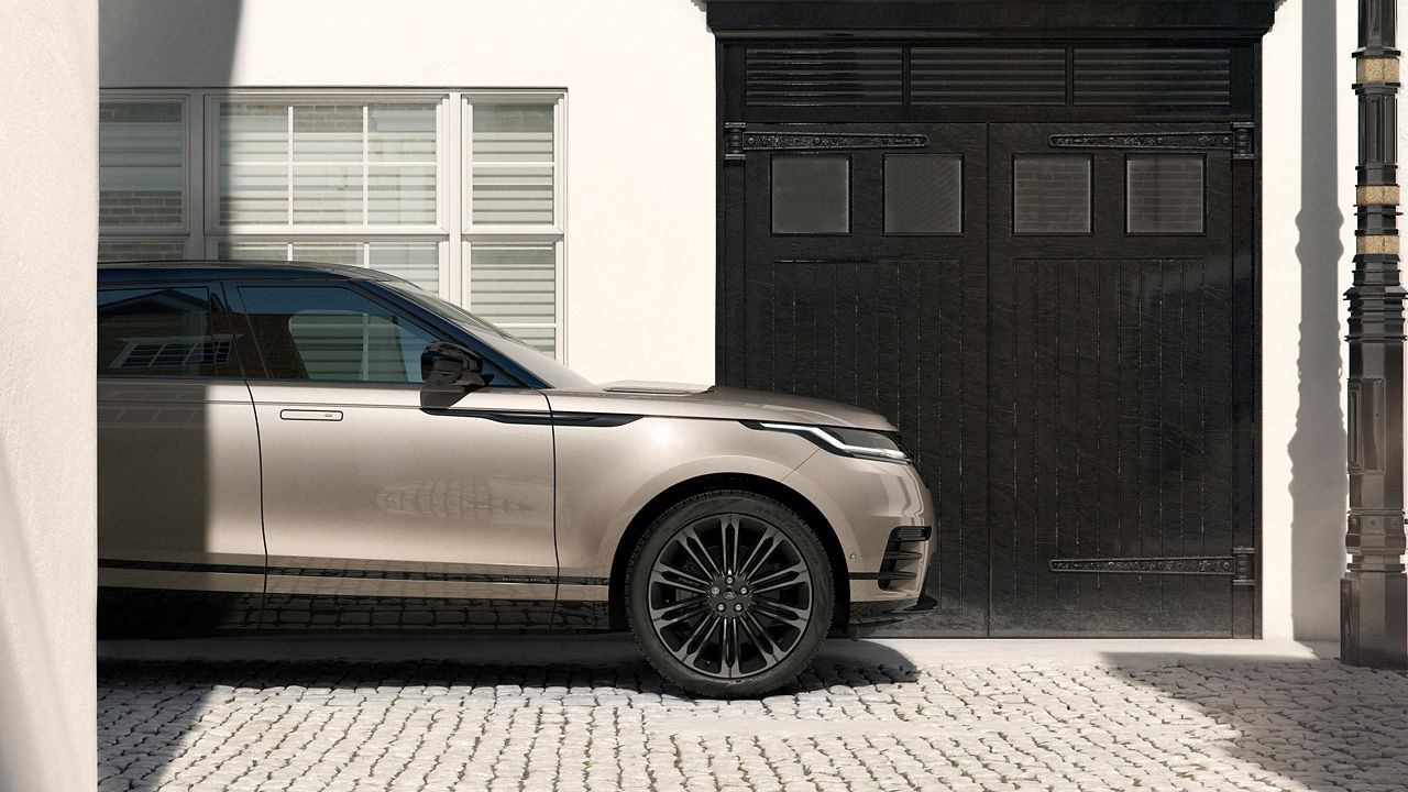 Range Rover Velar paarked on road
