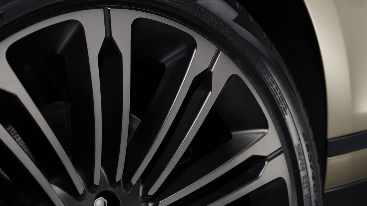 Range Rover Velar wheel zoom part