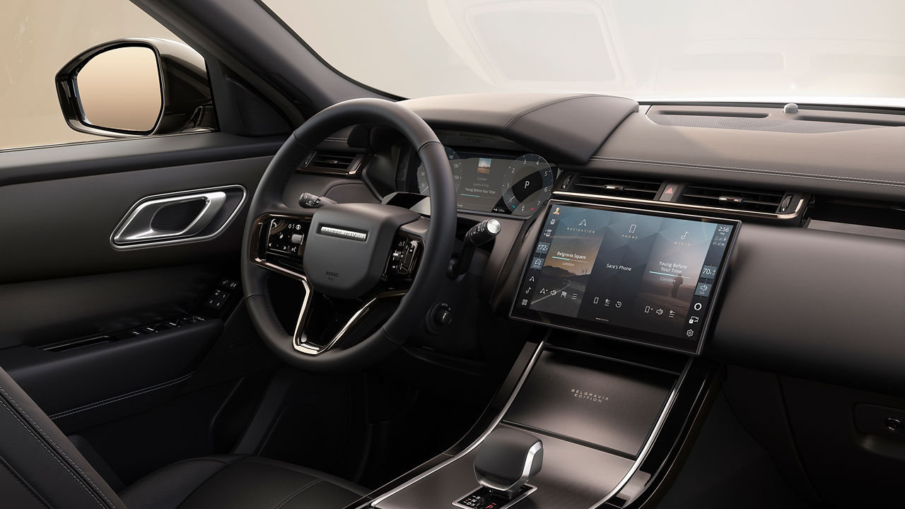Infosystem display of ranger rover velar