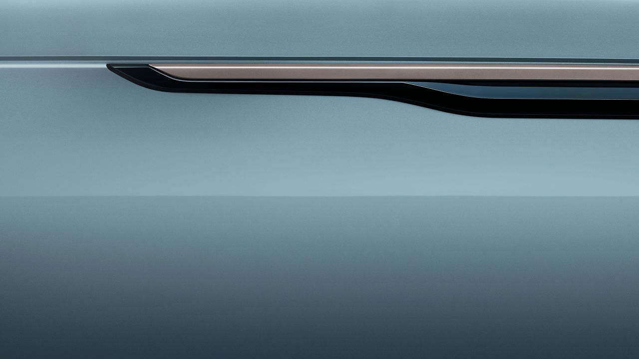 Detail view of the lateral side of Range Rover Velar.