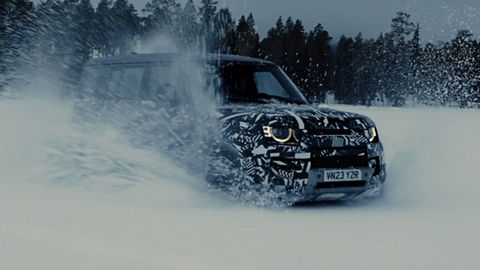 Defender Drifting on Snow