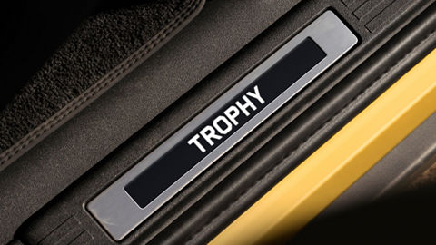 DEFENDER TROPHY EDITION CURATED FOR JAPAN | 冒険の準備は万端