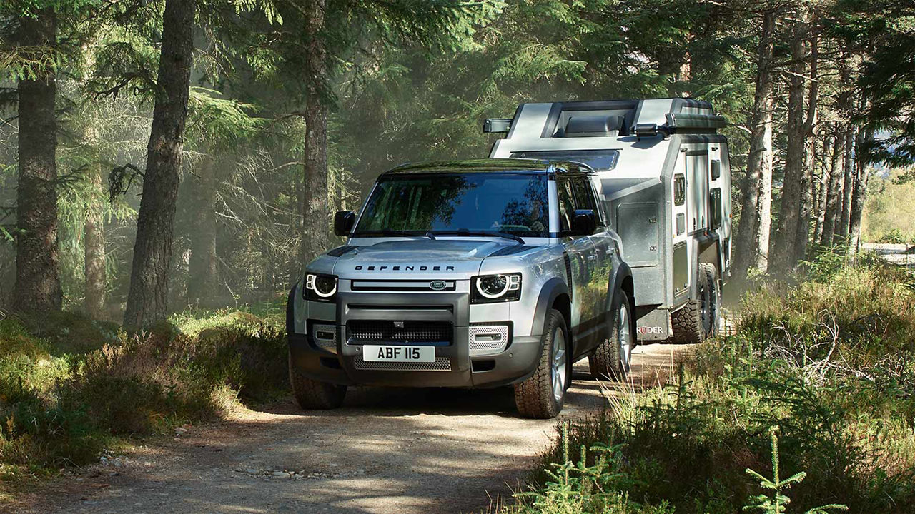 Defender towing a trailer