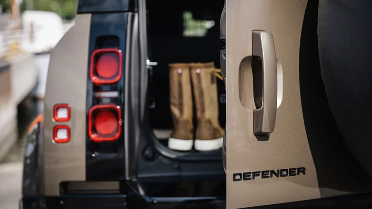 Complements_Surrounding