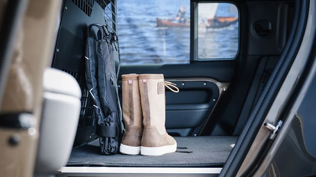 Complements_Surrounding