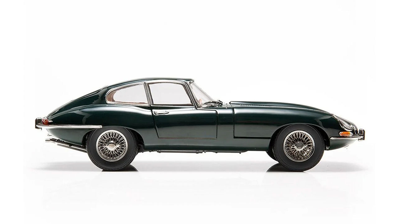 Jaguar E-TYPE During Launch