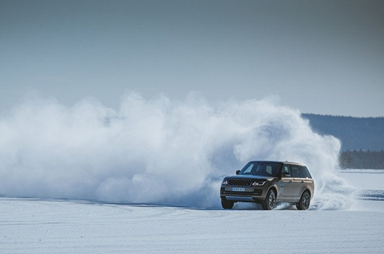 Range Rover in snow