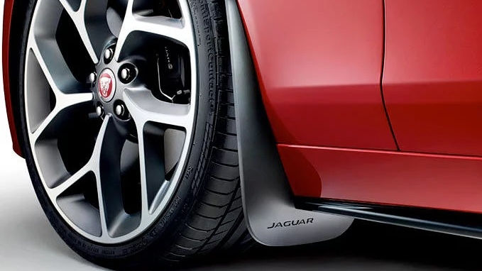 Ceramic Brake Pads Ceramic brake pads are the latest evolution of Jaguar's advanced brake design. Engineered using high-performance polyester fibers and refined ceramic materials, the brake pads improve braking performance.