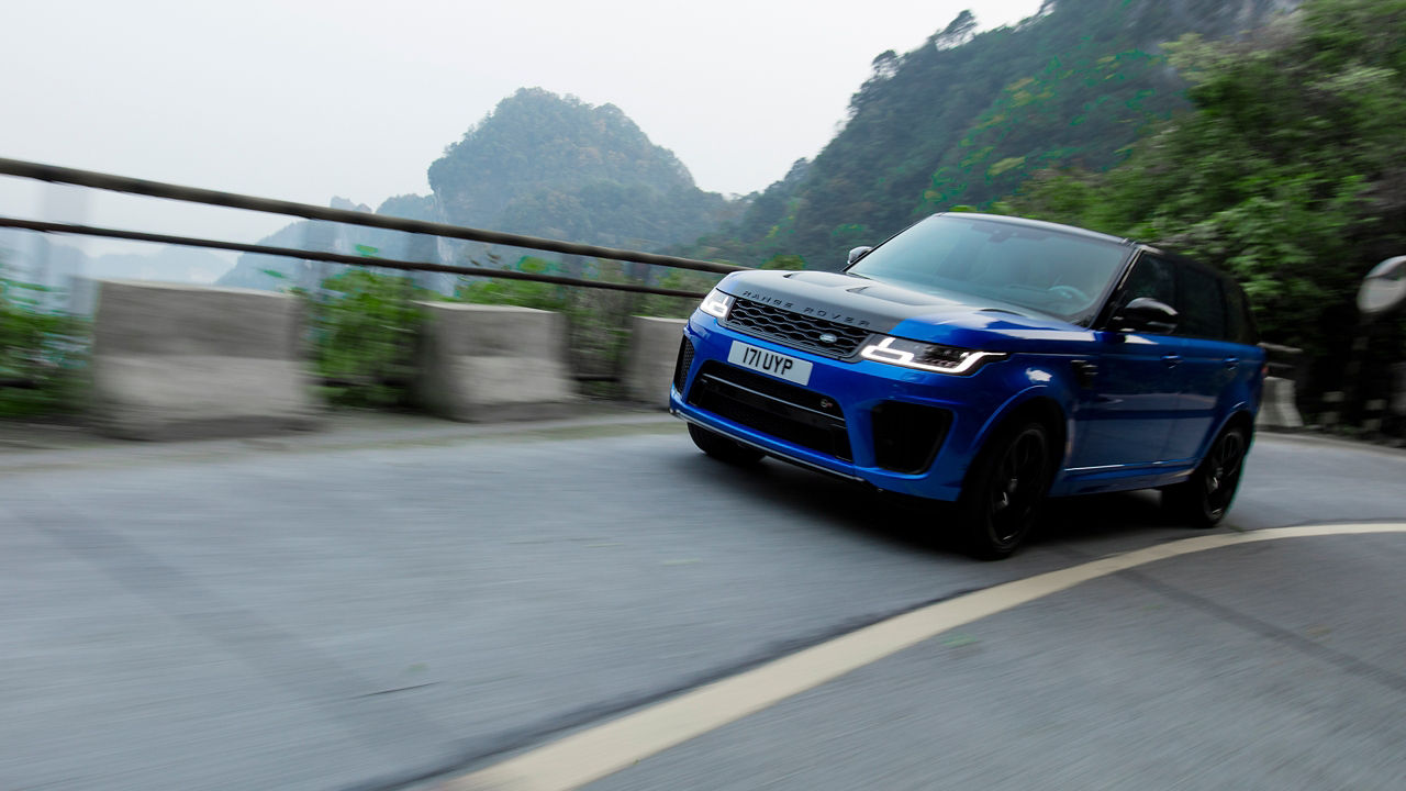 Range Rover Sport SVR in Hillside