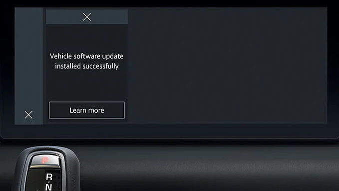 After the update is complete, a notification will appear on the touch screen to inform you that the installation was successful. Your Land Rover will now have the latest software version.