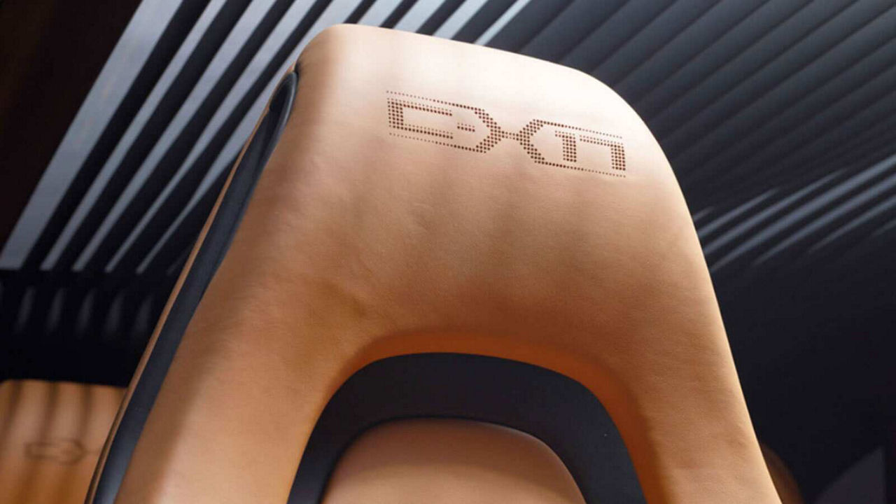 C‑X17 leather seat