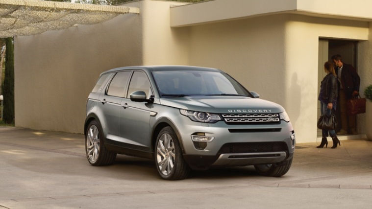 New Discovery Sport achieves maximum safety rating following rigorous tests
