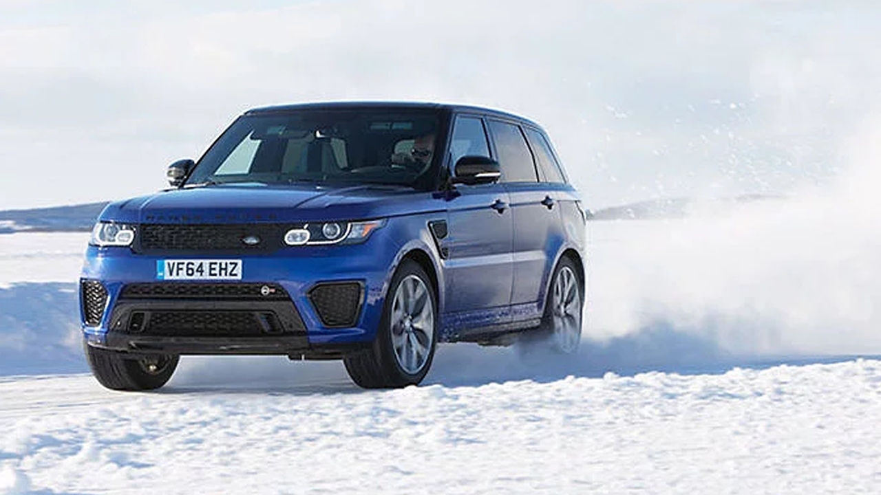 Land Rover in snow