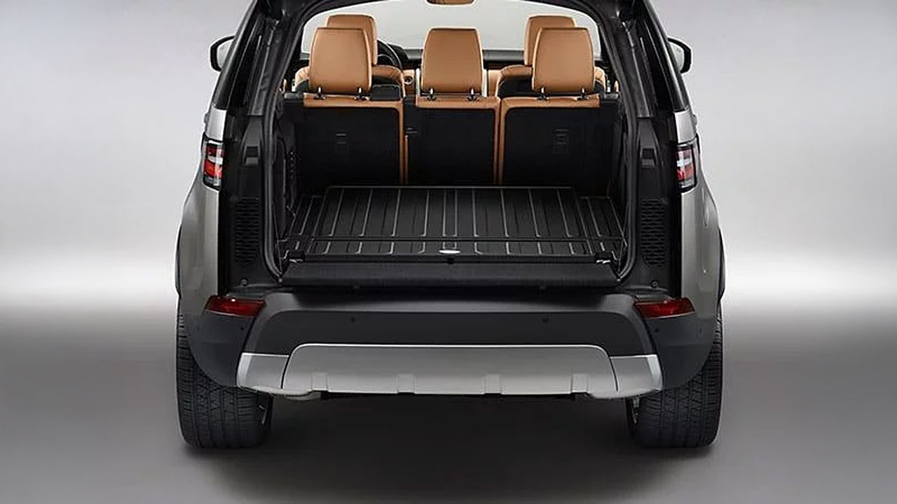 RUBBER MAT IN THE CARGO