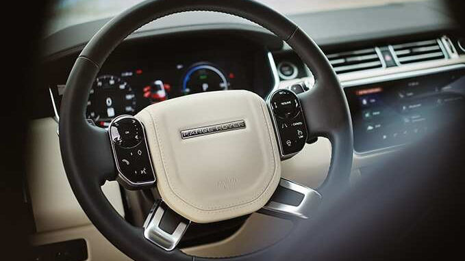 Range Rover HSE steering wheel