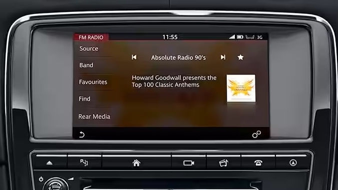 Infotainment system playing FM radio