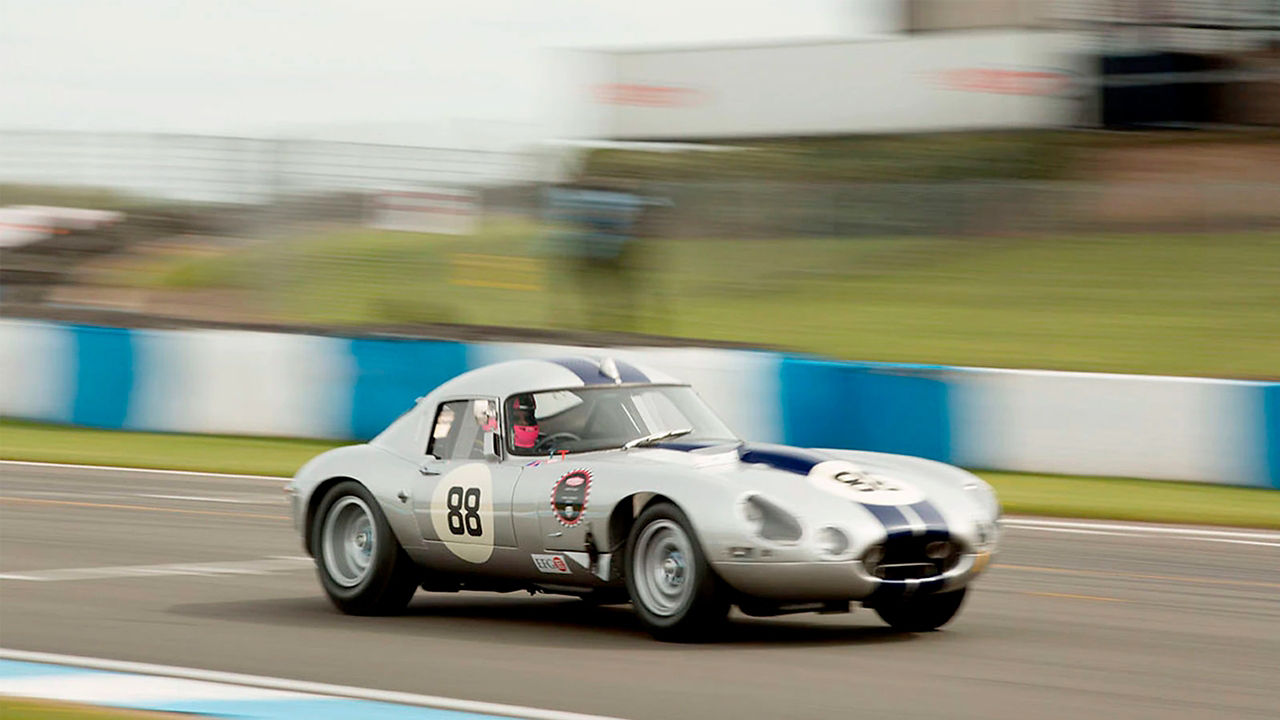 Jaguar Heritage Moving on the race road