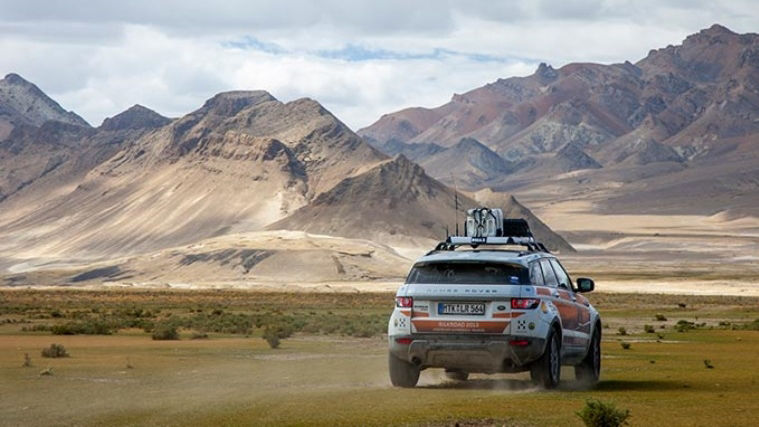 Range Rover Off-Road Driving 