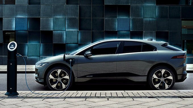 Jaguar I-Pace plug in