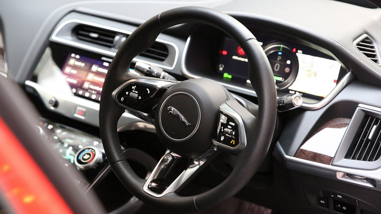 Jaguar I-Pace steering wheel