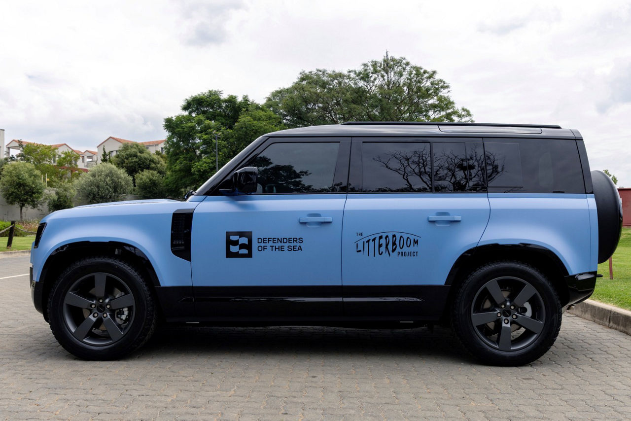 The Land Rover Litterbom vehicle.