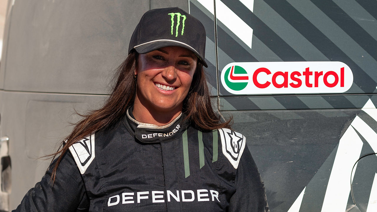 Sara Price dla Defender na Goodwood Festival of Speed