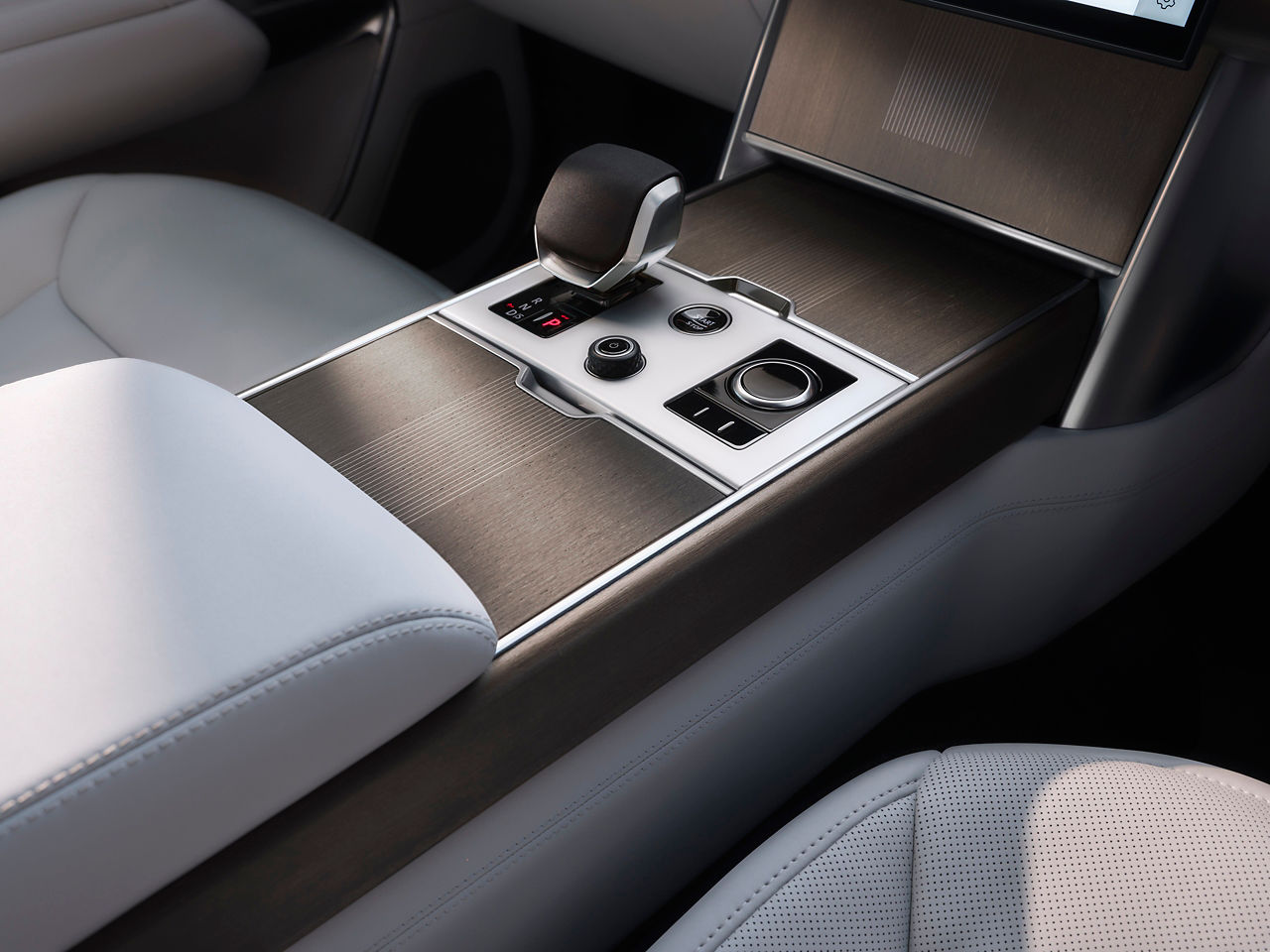 Range Rover Electric Centre Console Interior