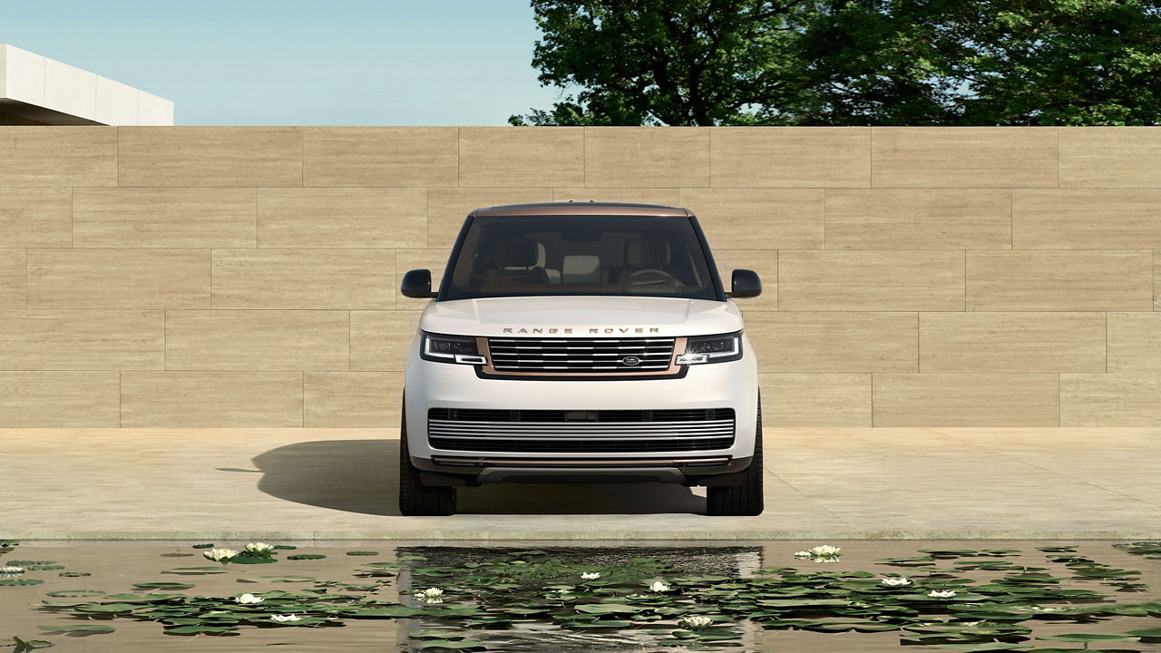 Range Rover 24MY Front Profile