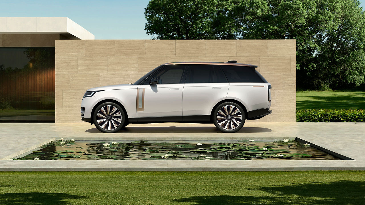 Range Rover 25MY Side Profile