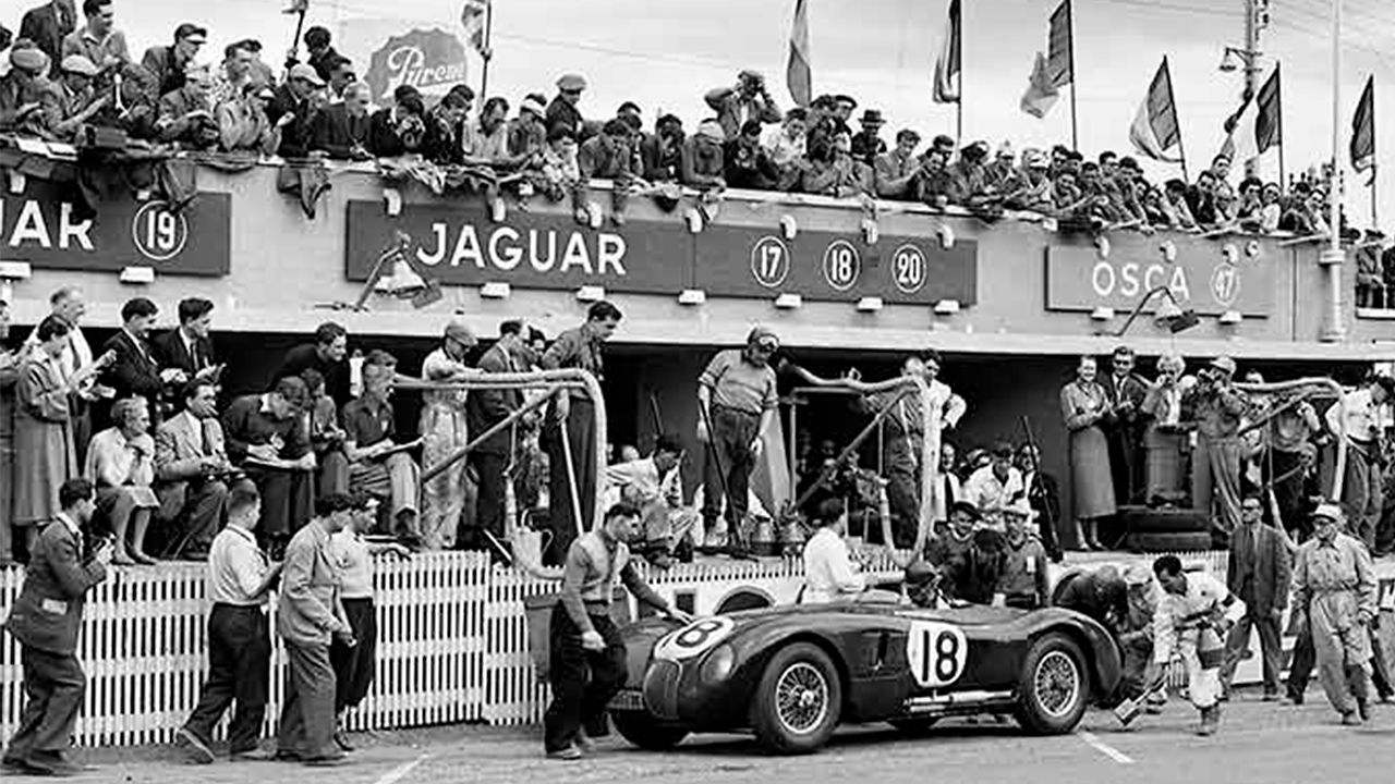 1953 Le-Mans winner in Pits JC509-C3