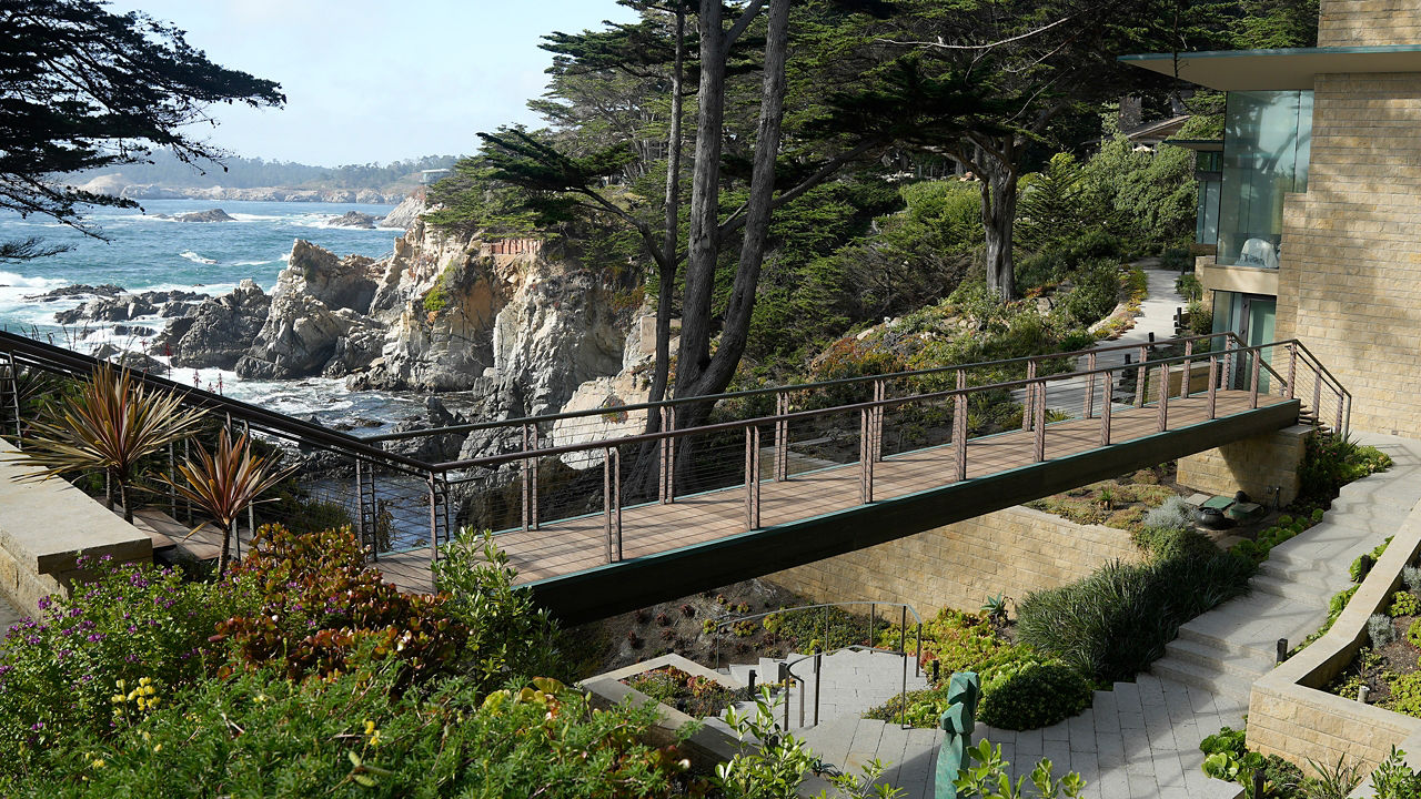 Outdoor balcony deck