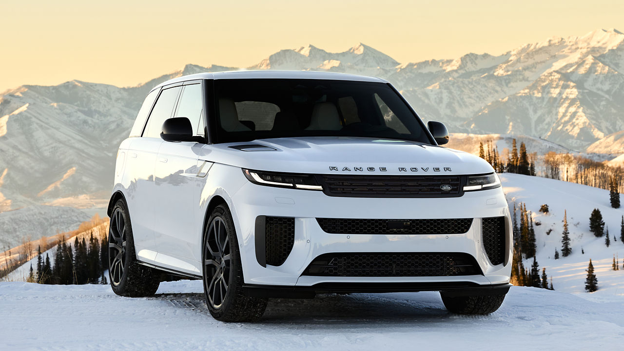 Range rover in snow